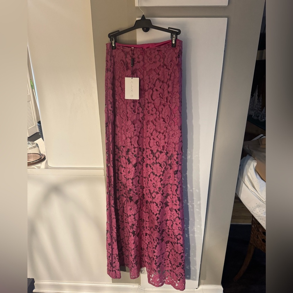ALEXIS Estonia Pink Floral Lace Long Skirt NWT Size Small - Picture 6 of 6